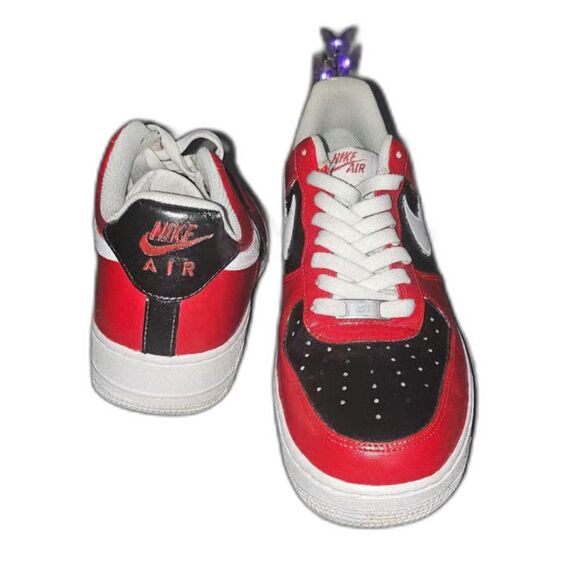 Nike Air Force 1 Custom White Shoes Chicago Bulls Red & Black Sz 12 CW2288-111 - Picture 2 of 3